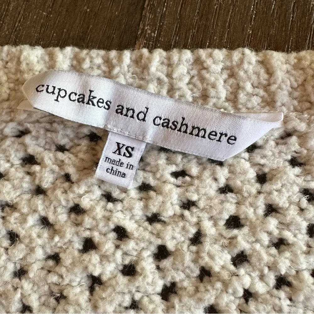 cupcakes & cashmere chic neck